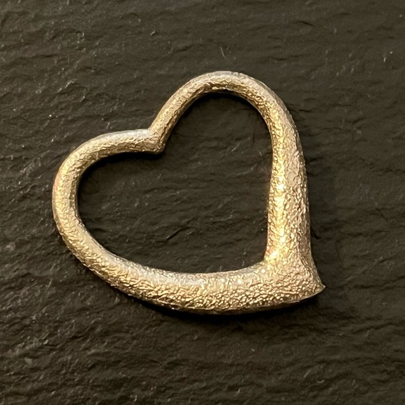 Sterling Silver Sandblasted Open Heart Pendant Marked 925 - Picture 2 of 12